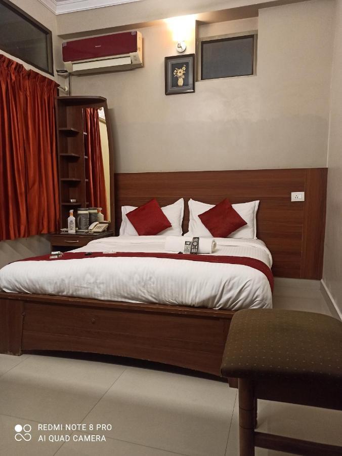 Hotel I-Way Residency Perungudi Chennai Exterior foto