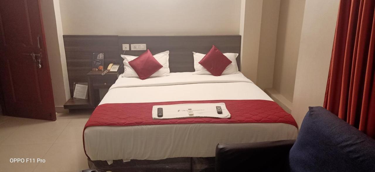 Hotel I-Way Residency Perungudi Chennai Exterior foto